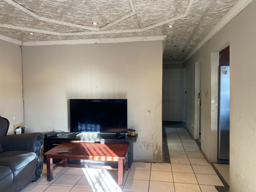 3 Bedroom Property for Sale in Umrhabulo Triangle Western Cape